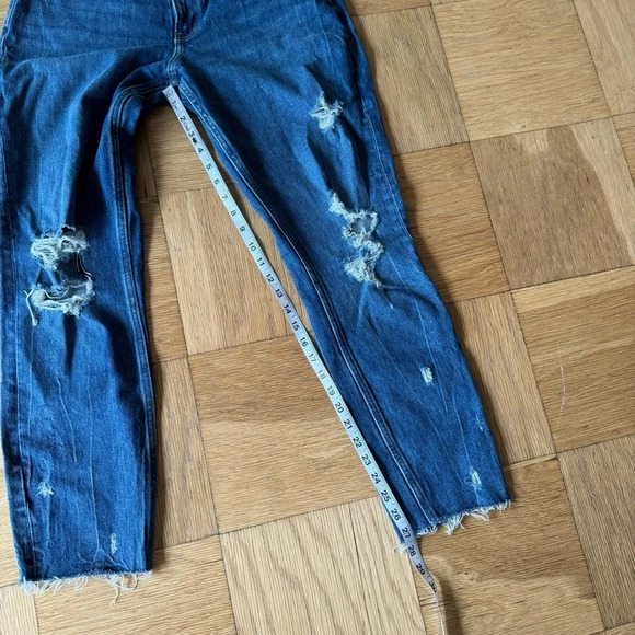 Abercrombie & Fitch Size 28 6L High Rise Long Mom Jeans Blue Distressed Denim - Picture 9 of 10